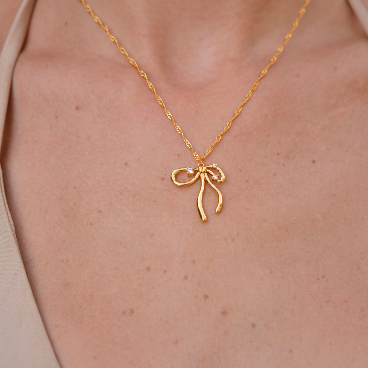 Aine Bogen Halskette