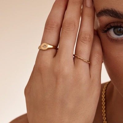 Zierlicher Doppel-Twist-Ring