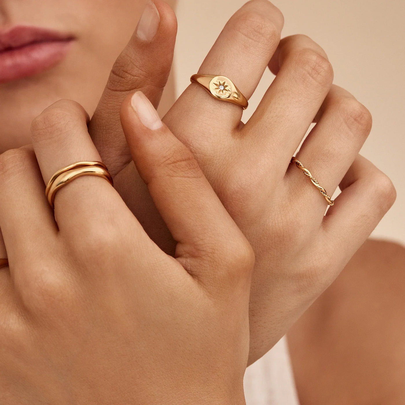 Zierlicher Doppel-Twist-Ring