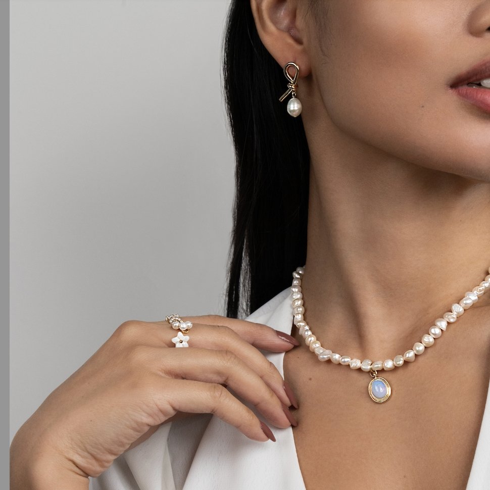 Verschlungene Gold- und Süßwasserperlen Ohrringe