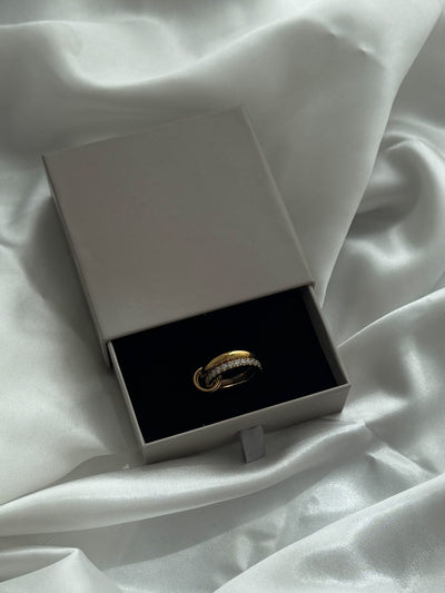 Aeliana Stapelring mit funkelndem Band