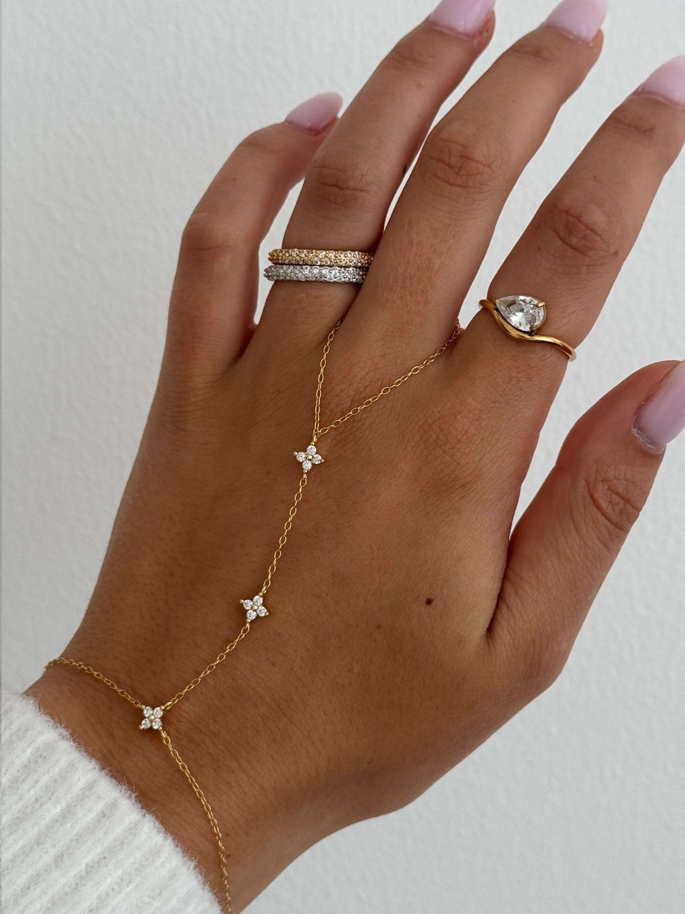 Zarina Tropfenförmiger Zirkonia Bandring